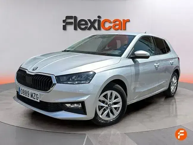 Usado Skoda Fabia Selection 95 CV (69 kW) 2025 Gris Utilitario