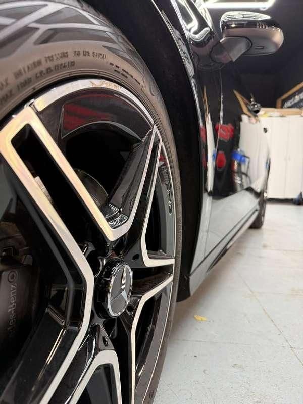 Usado Mercedes A180 116 CV (85 kW) 2020 Negro Utilitario