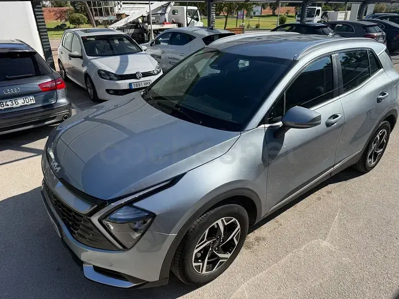 Usado Kia Sportage 150 CV (110 kW) 2022 Gris / plata SUV