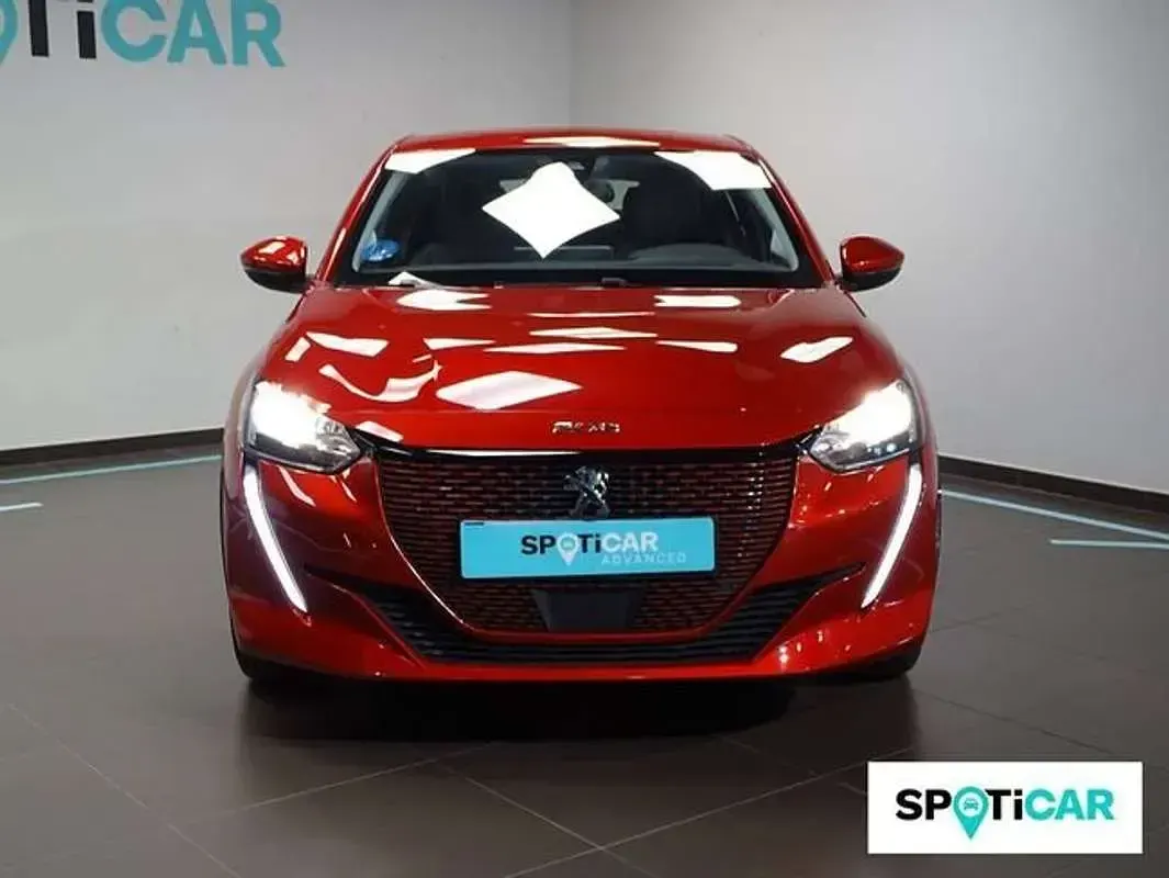 Usado Peugeot e-208 Allure 100 kW (136 CV) 2020 Rojo Utilitario