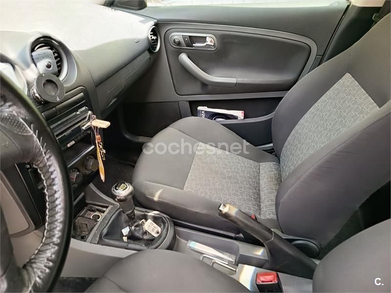 Begagnad Seat Ibiza Reference 70 HK (51 kW) 2008 Vit Sedan