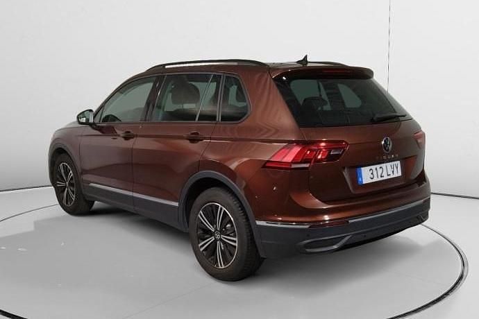 Usado VW Tiguan Life 122 CV (89 kW) 2022 Negro SUV