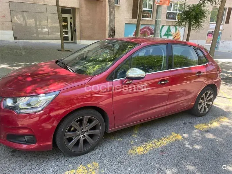 Usado Citroën C4 Feel 99 CV (72 kW) 2015 Rojo Berlina