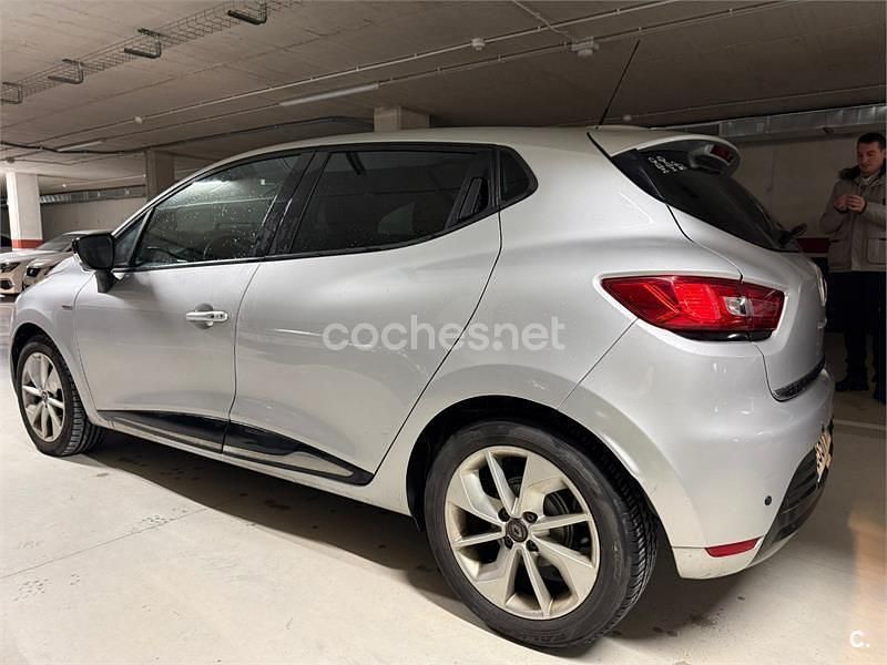 Usado Renault Clio IV LIMITED 90 CV (66 kW) 2018 Gris / plata Berlina