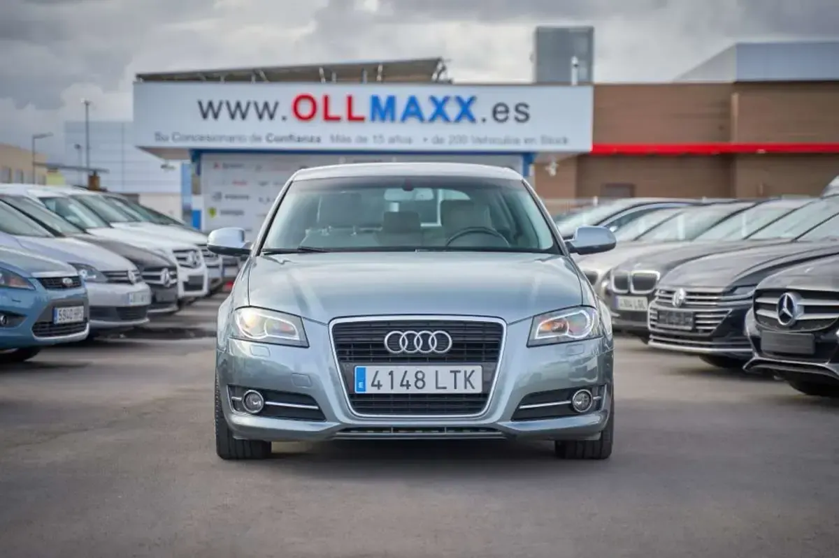 Usado Audi A3 Sportback Ambition 200 CV (147 kW) 2012 Azul Utilitario