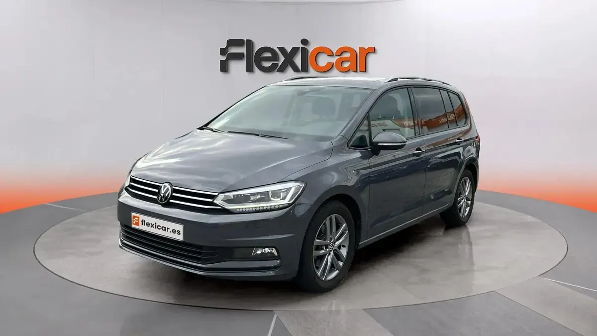 Usado VW Touran 150 CV (110 kW) 2024 Gris Monovolumen