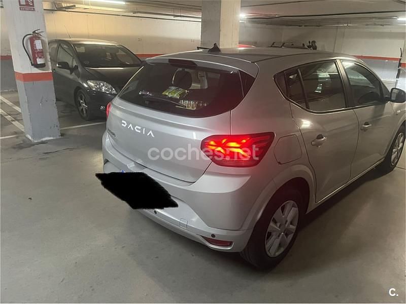 Usado Dacia Sandero Expression 91 CV (66 kW) 2023 Gris / plata Berlina