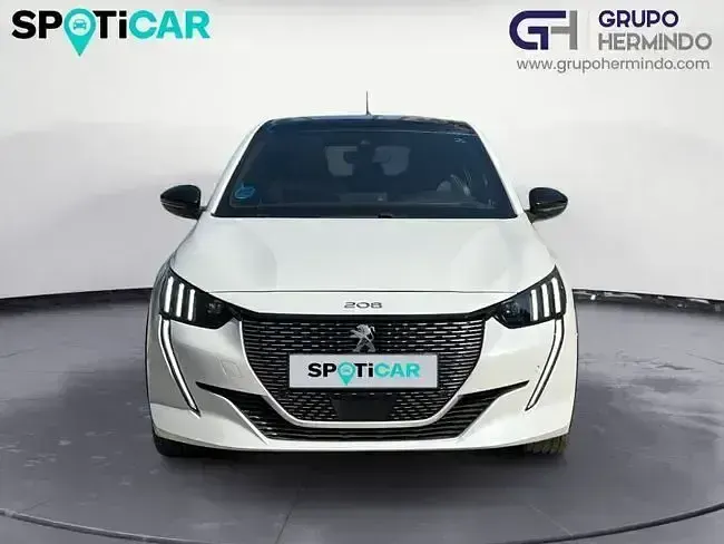 Usado Peugeot e-208 GT-line 100 kW (136 CV) 2021 Blanco Utilitario