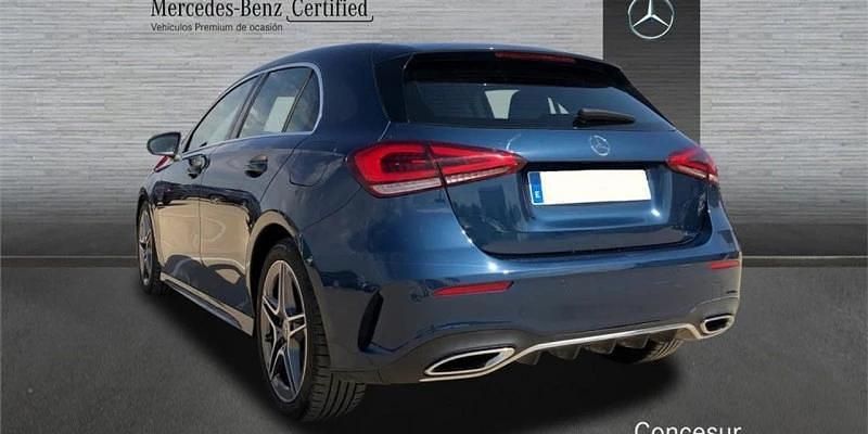 Usado Mercedes A180 116 CV (85 kW) 2022 Azul
