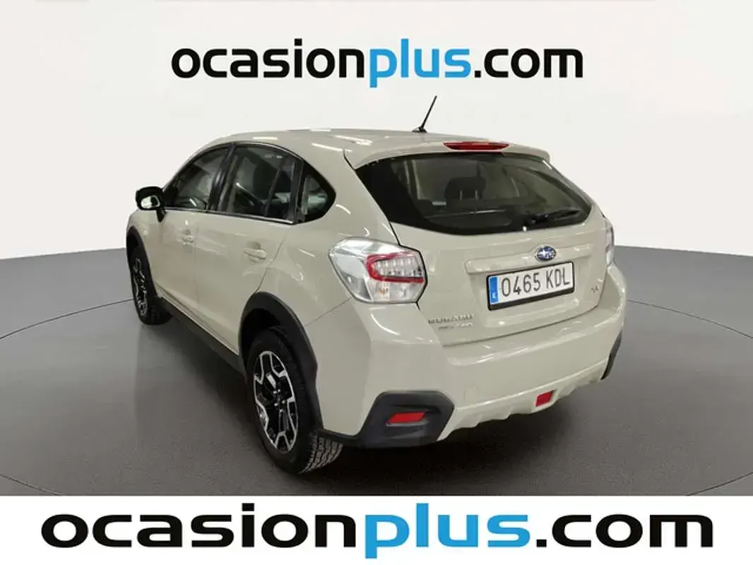 Usado Subaru XV 114 CV (83 kW) 2017 Gris SUV