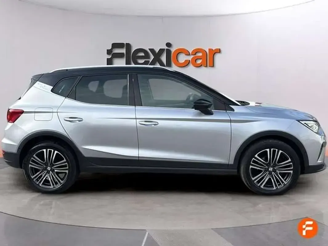Usado Seat Arona FR 116 CV (85 kW) 2024 Gris SUV
