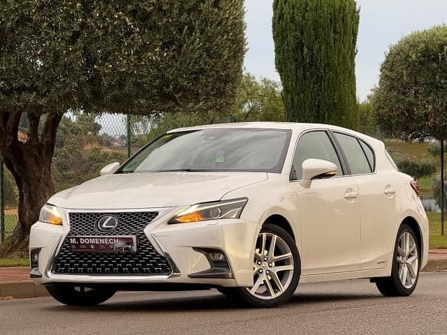 Usado Lexus CT200h Sport Line 136 CV (100 kW) 2015 Blanco Utilitario