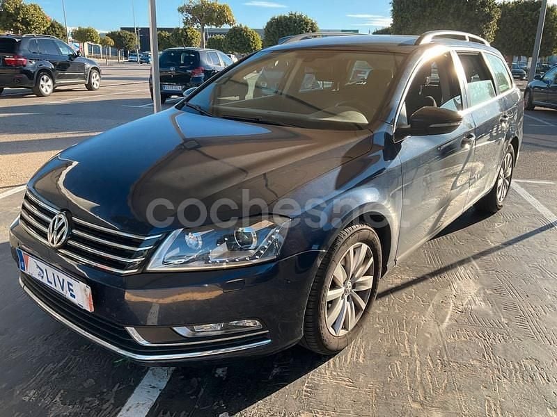 Azul Usado 2014 VW Passat Highline Familiar | 11.800 € (Precio justo) - Imagen 1/4