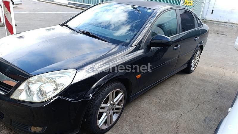 Usado Opel Vectra Cosmo 120 CV (88 kW) 2008 Negro Berlina