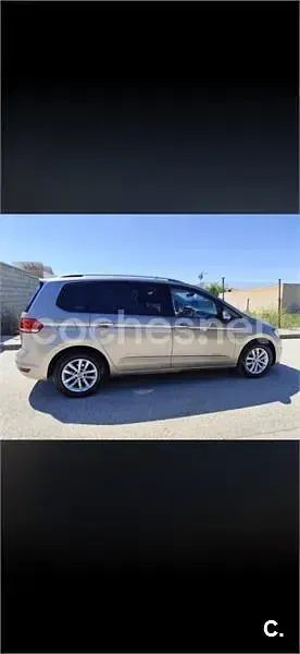 Usado VW Touran Advance 115 CV (84 kW) 2019 Beige Monovolumen