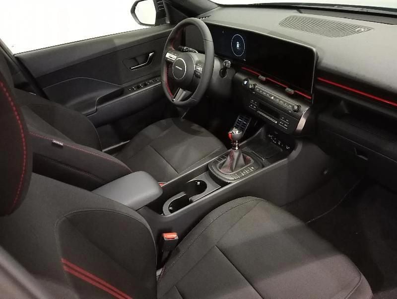 Usado Hyundai Kona N Line 129 CV (94 kW) 2025 Gris/plata SUV