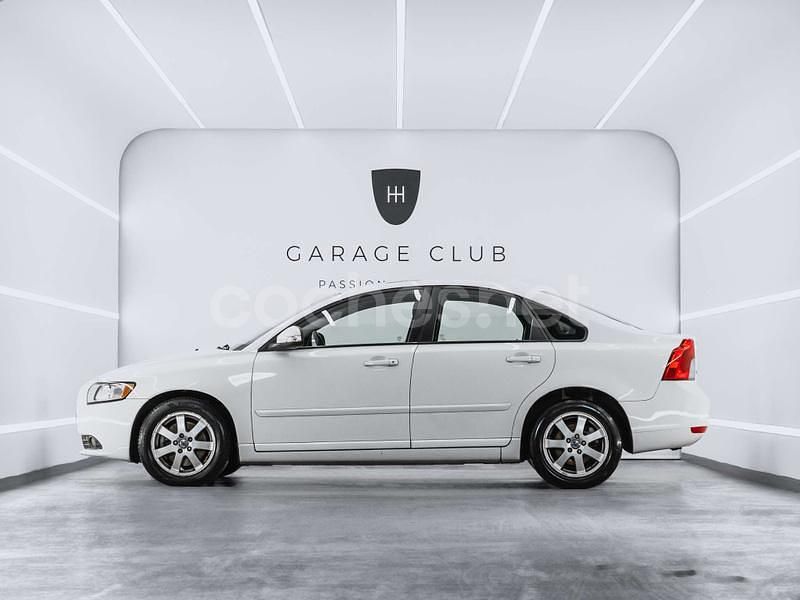 Usado Volvo S40 Momentum 136 CV (100 kW) 2010 Blanco Berlina