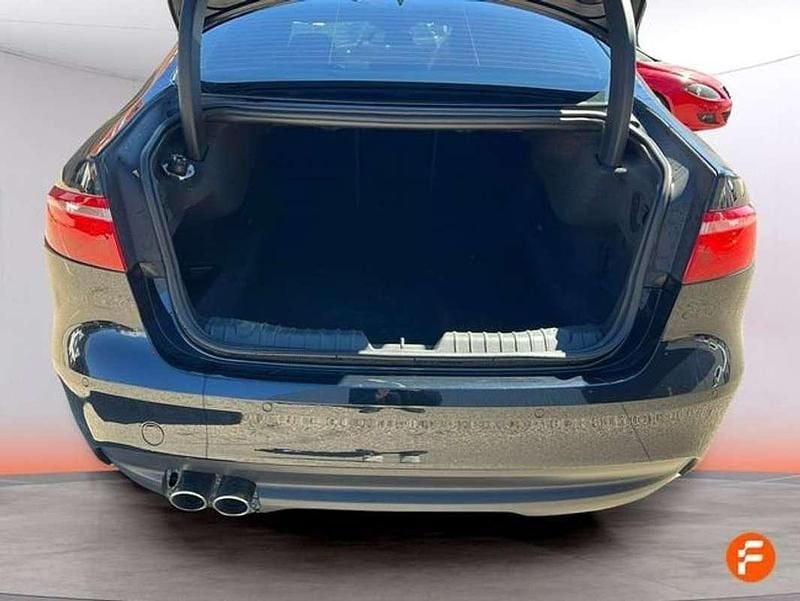 Usado Jaguar XF R-Sport 179 CV (131 kW) 2015 Azul Berlina