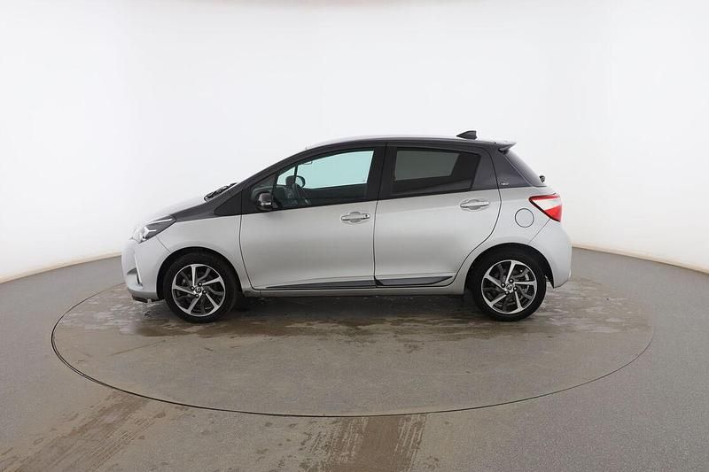 Usado Toyota Yaris Active 110 CV (80 kW) 2019 Gris Utilitario