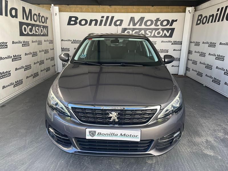 Usado Peugeot 308 Style 130 CV (95 kW) 2021 Gris Familiar