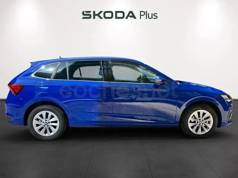 Usado Skoda Scala Selection 115 CV (84 kW) 2025 Azul Utilitario
