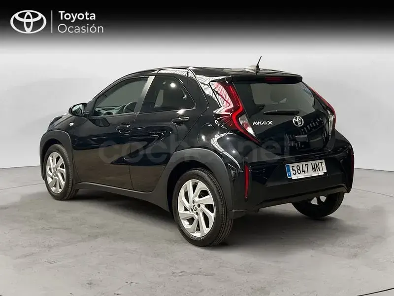 Usado Toyota Aygo X Play 72 CV (52 kW) 2024 Negro SUV