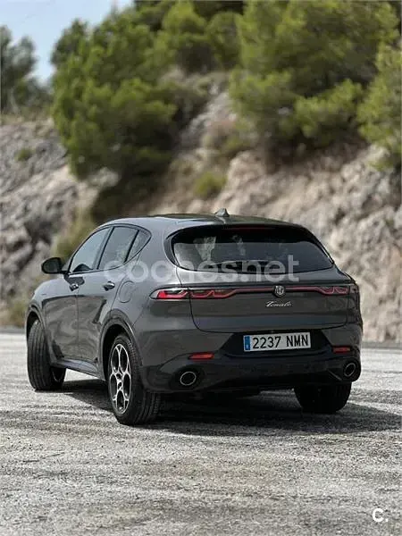Usado Alfa Romeo Tonale Veloce 280 CV (205 kW) 2023 Gris / plata SUV