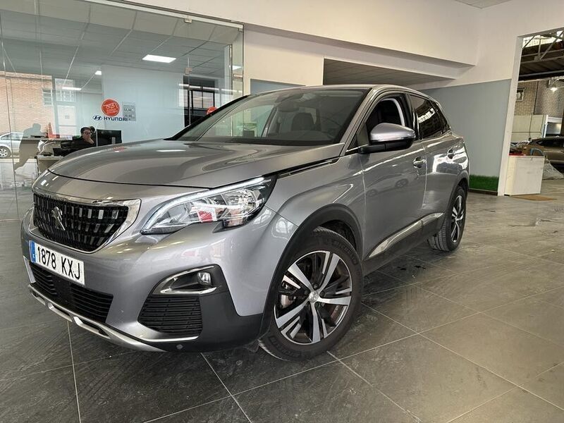 Usado Peugeot 3008 Allure 130 CV (95 kW) 2019 Gris SUV