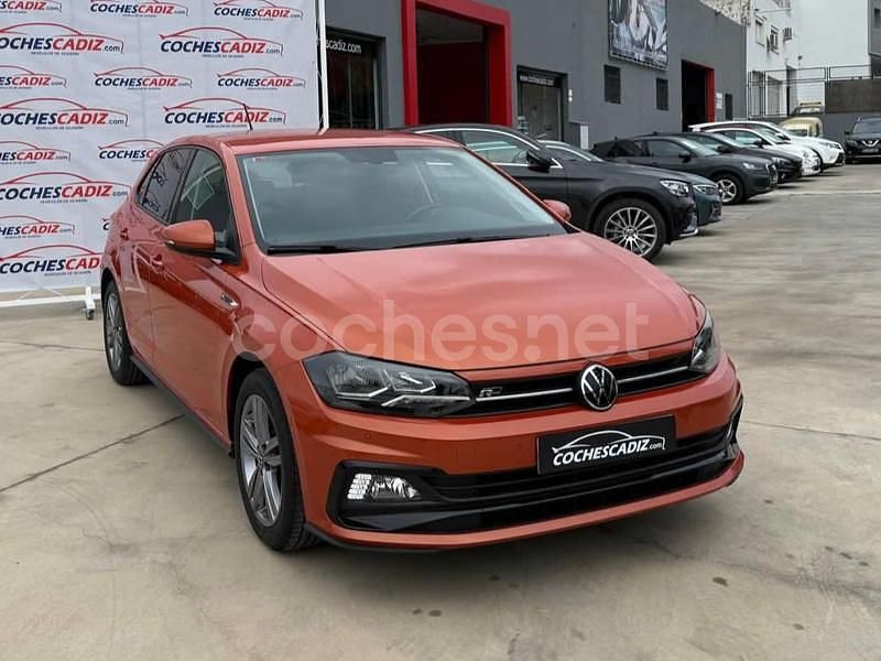 Usado VW Polo R-line 95 CV (69 kW) 2021 Granate Berlina