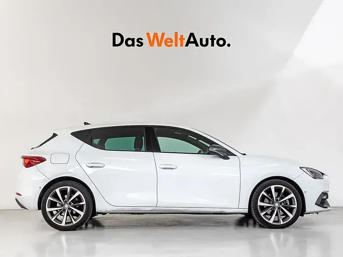 Usado Seat Leon FR 150 CV (110 kW) 2025 Blanco