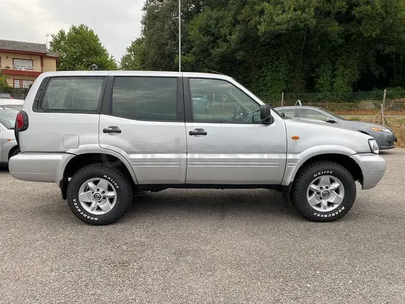 Usado Nissan Terrano 125 CV (91 kW) 2005 Gris / plata SUV