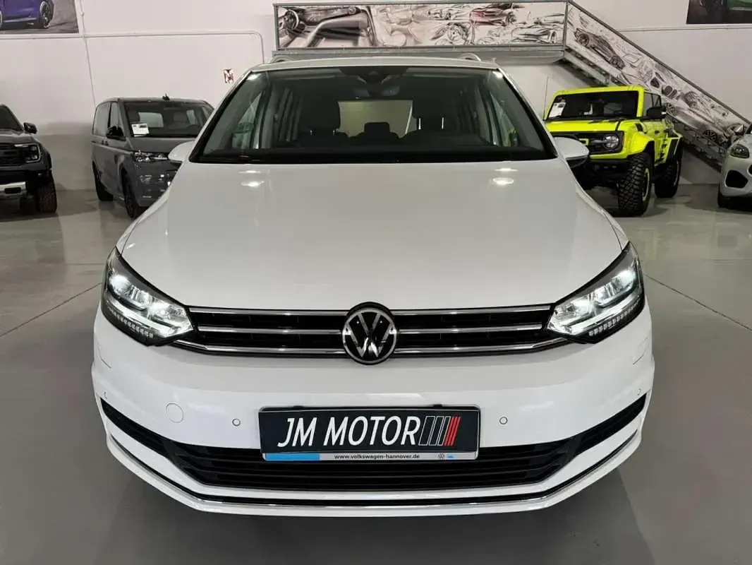 Usado VW Touran Advance 150 CV (110 kW) 2022 Blanco Monovolumen