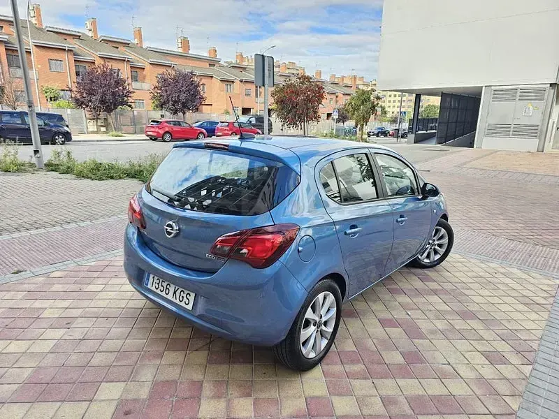 Usado Opel Corsa Selective 90 CV (66 kW) 2018 Azul Utilitario