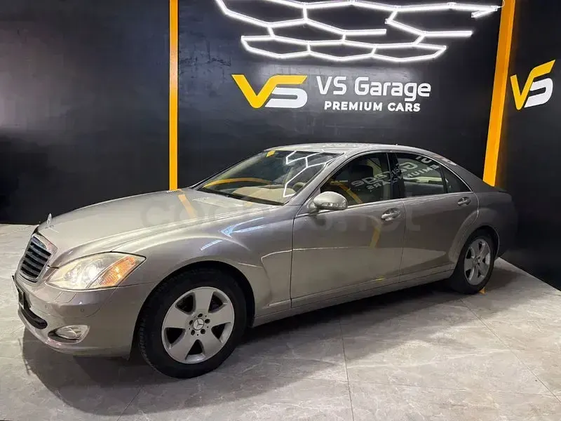 Usado Mercedes S320 235 CV (172 kW) 2007 Gris / plata Berlina