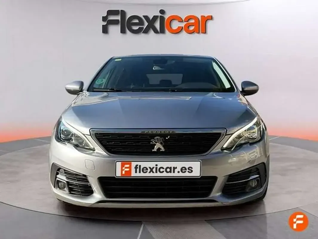 Usado Peugeot 308 Style 131 CV (96 kW) 2020 Gris Berlina