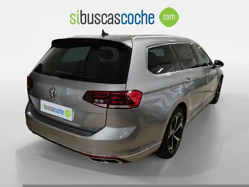 Usado VW Passat R-line 190 CV (139 kW) 2020 Gris/plata Familiar
