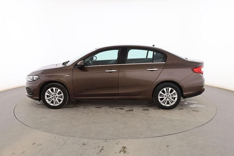 Usado Fiat Tipo Easy 95 HP (69 kW) 2016 Castanho Sedan