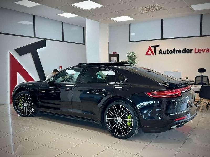 Usado Porsche Panamera 4 462 CV (339 kW) 2019 Negro Berlina