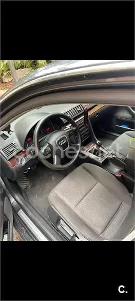 Usado Audi A4 115 CV (84 kW) 2005 Gris / plata Berlina