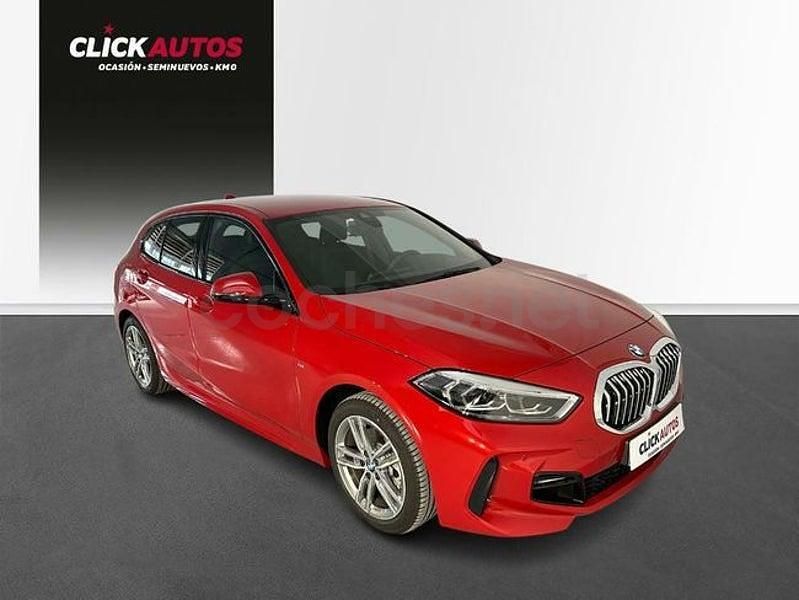 Usado BMW 118 Shadowline 150 CV (110 kW) 2023 Rojo Utilitario