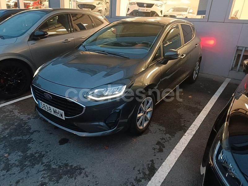 Gris / plata Usado 2023 Ford Fiesta Trend Berlina | 15.800 € - Imagen 1/4