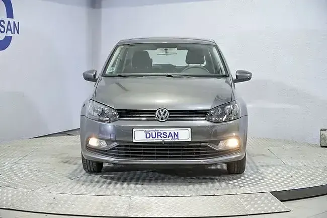 Usado VW Polo Edition 60 CV (44 kW) 2015 Gris / plata Berlina