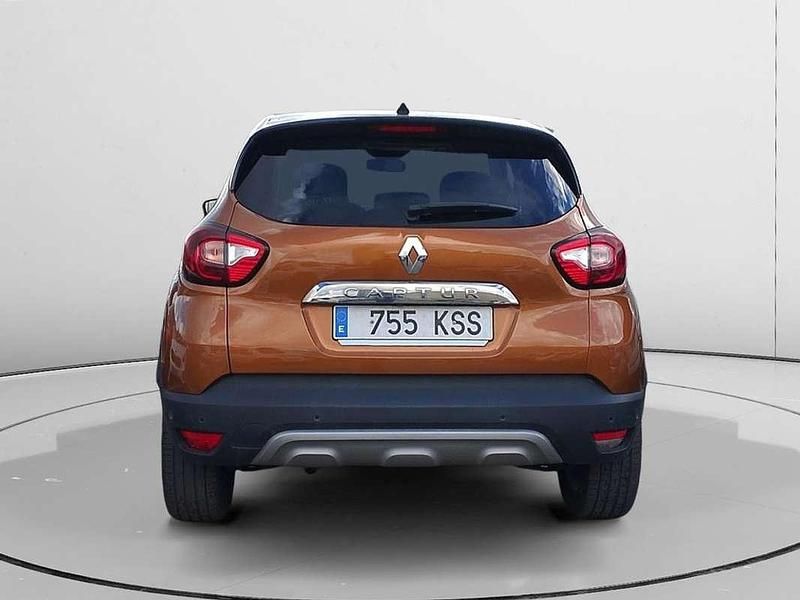 Usado Renault Captur 91 CV (66 kW) 2019 Naranja SUV