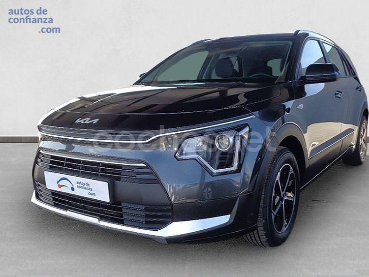 Gris / plata Nuevo 2025 Kia Niro SUV | 27.900 € - Imagen 1/4