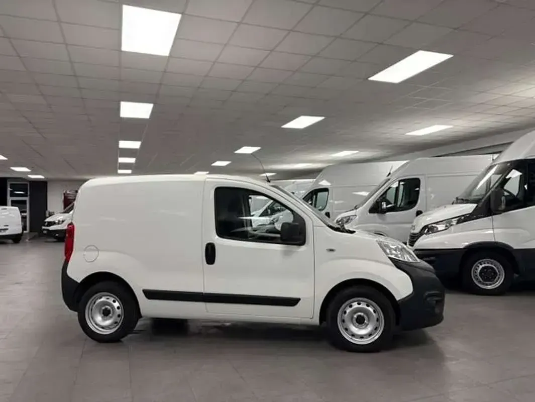 Usado Fiat Fiorino 80 CV (58 kW) 2019 Blanco Monovolumen