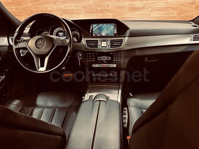 Usado Mercedes E300 Avantgarde 231 CV (169 kW) 2014 Gris / plata Berlina