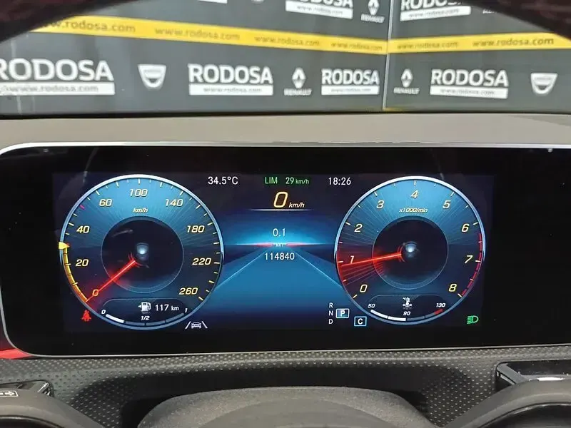 Usado Mercedes A180 136 CV (100 kW) 2020 Gris Berlina