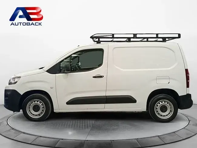 Usado Citroën Berlingo 100 CV (73 kW) 2021 Blanco Monovolumen