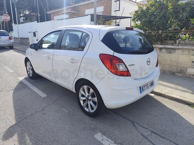 Usado Opel Corsa Expression 85 CV (62 kW) 2012 Blanco Utilitario