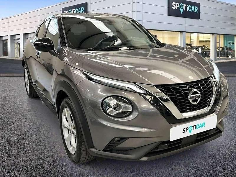 Usado Nissan Juke N-Connecta 114 CV (83 kW) 2022 Gris SUV